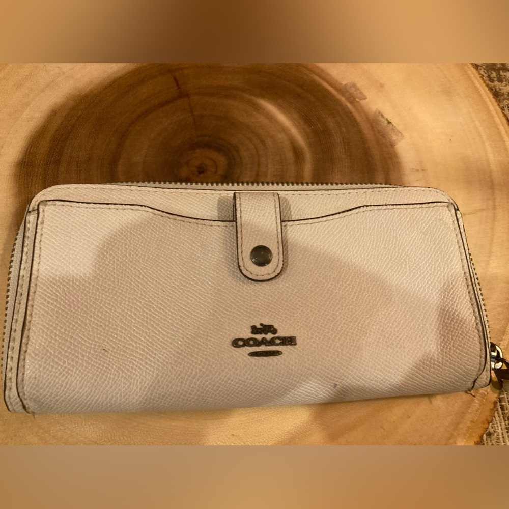 Coach Colorblock Multifunction Wallet, Chalk/mint Green Retail $275